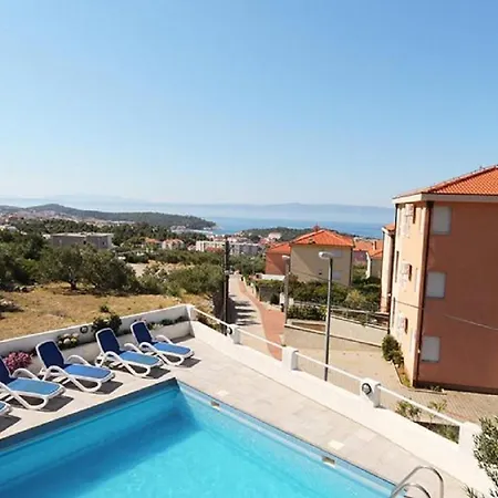Sandra - With Pool Vakantiehuis Makarska
